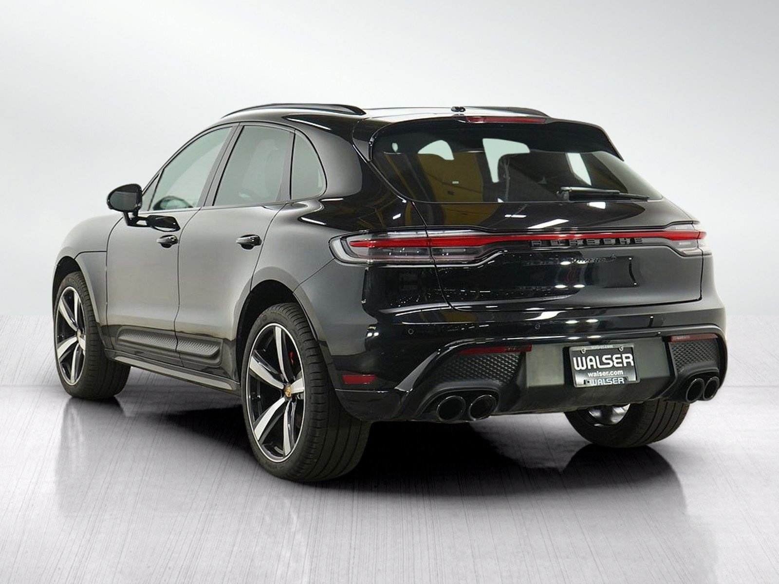 Used 2024 Porsche Macan S AWD/4WD image 3