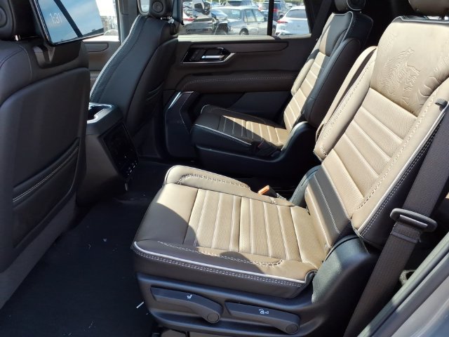 New 2027 GMC Yukon Denali Ultimate AWD/4WD image 7