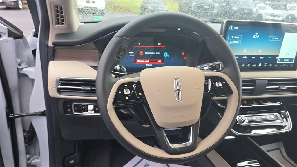 Used 2025 Lincoln Corsair Grand Touring w/ Jet Appearance Package image 14