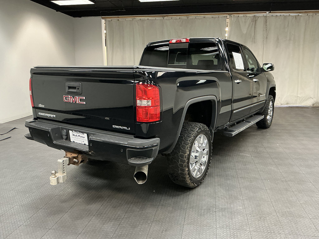 Used 2016 GMC Sierra 2500 Denali w/ Duramax Plus Package AWD/4WD image 5
