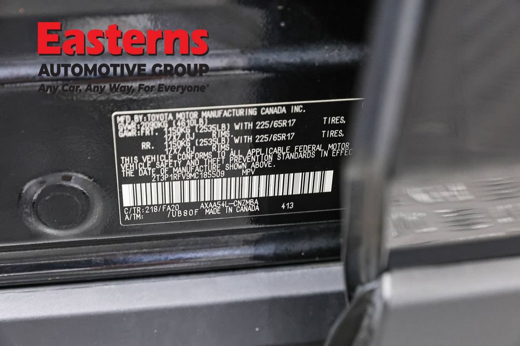 Used 2021 Toyota RAV4 XLE AWD/4WD image 34