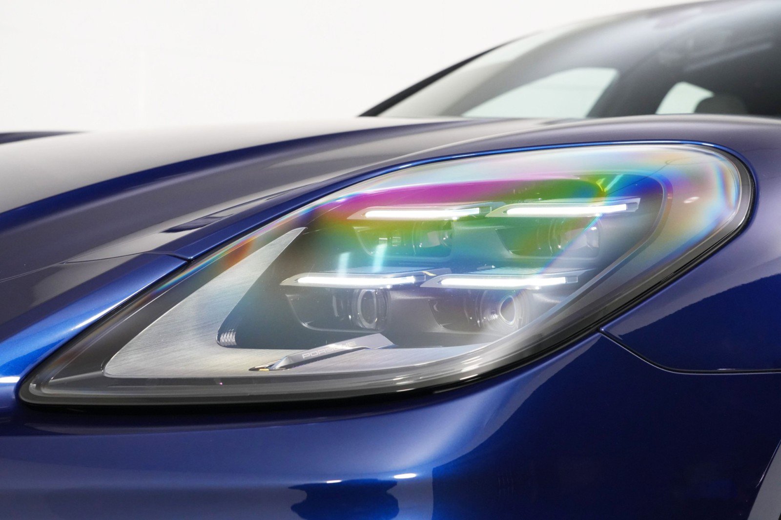 Used 2025 Porsche Panamera 4S w/ Premium Package image 59