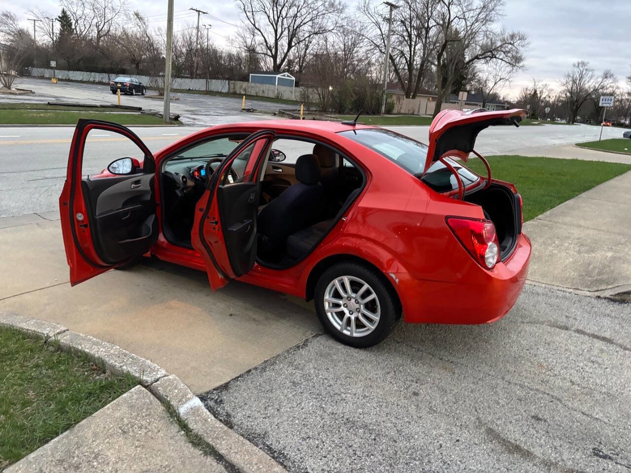 Used 2013 Chevrolet Sonic LT w/ Wheels and Fog Lamp Package image 8