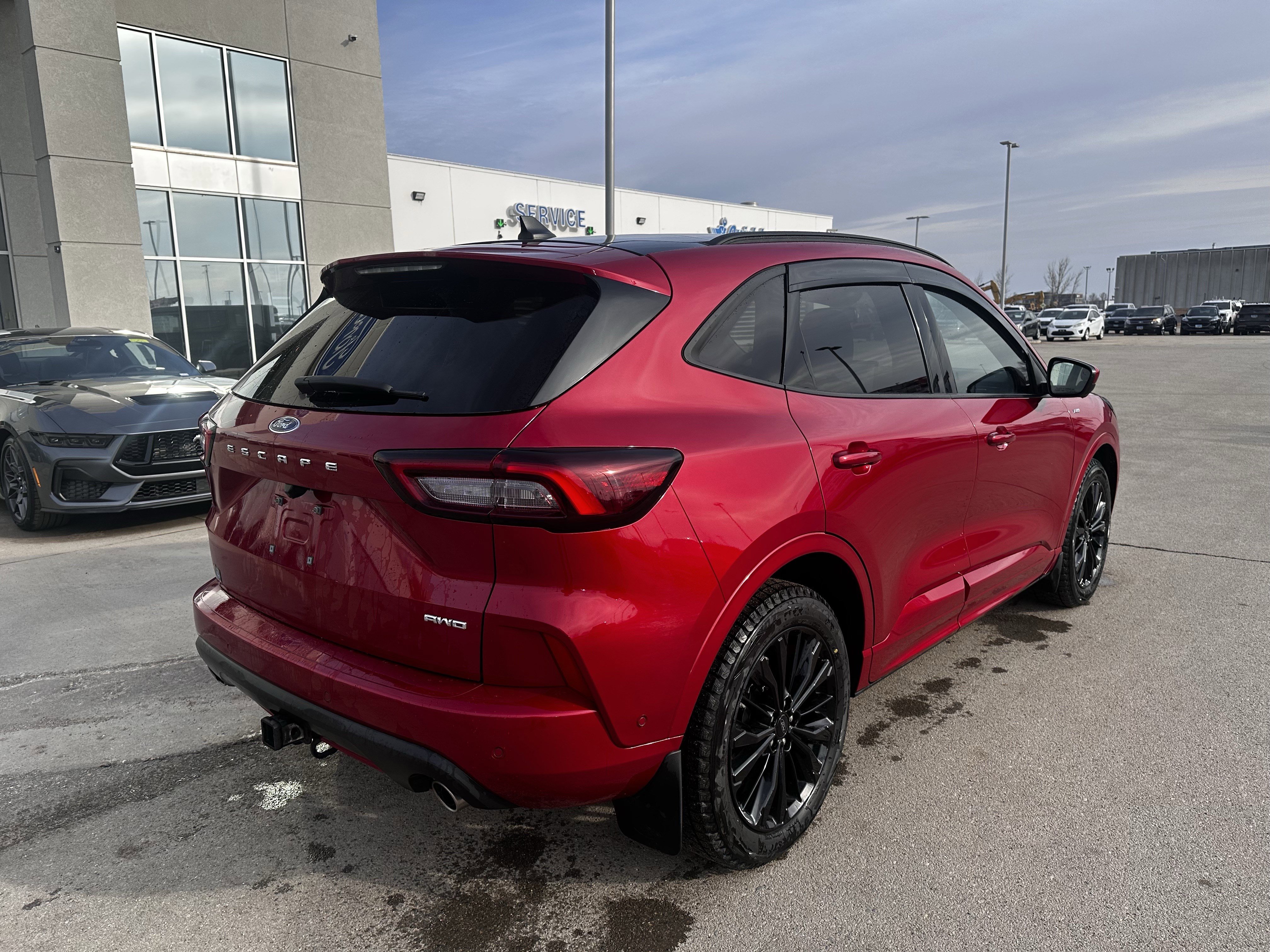 Used 2023 Ford Escape ST-Line Elite w/ Premium Technology Package image 4