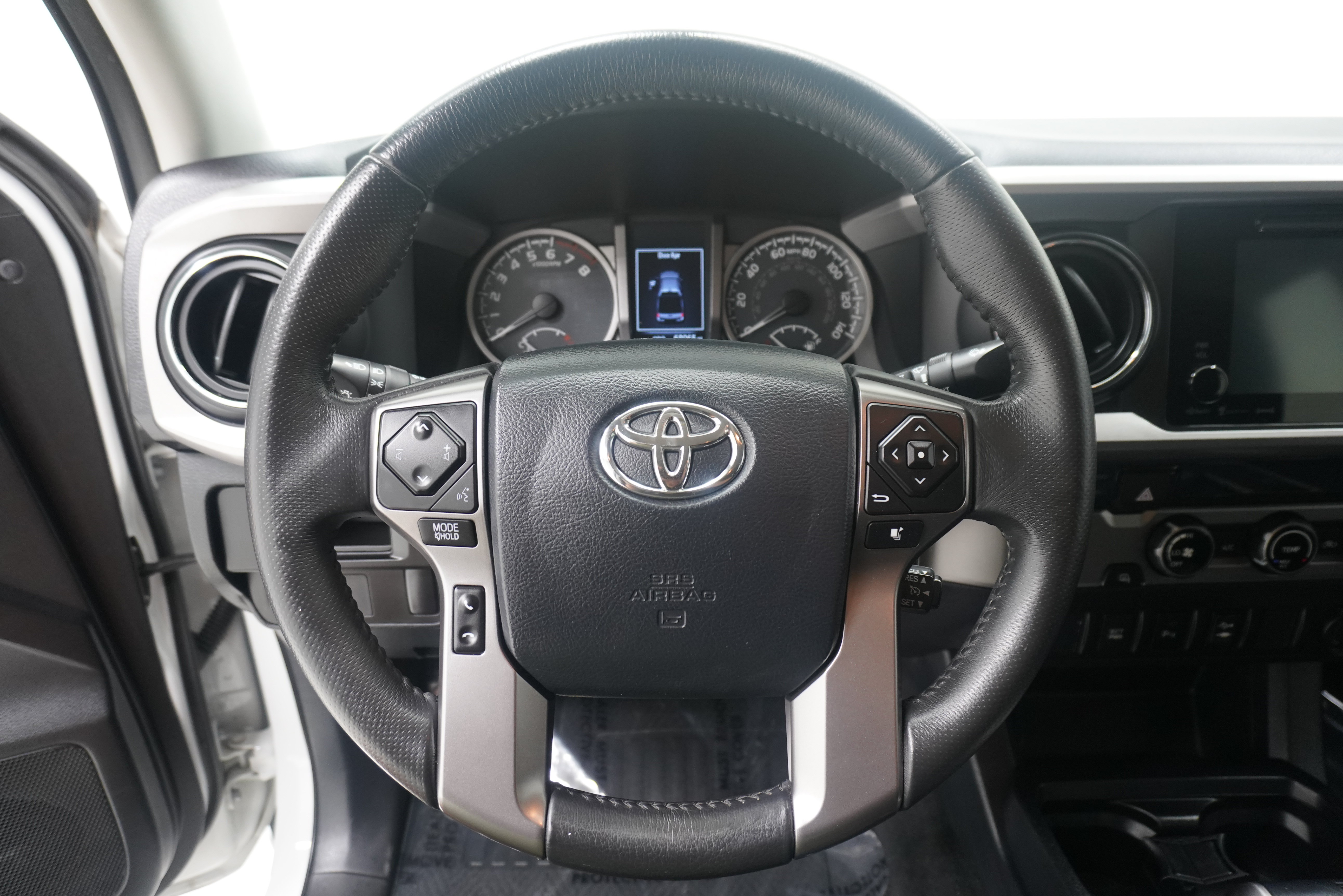 Used 2017 Toyota Tacoma SR5 w/ Tow Package RWD image 15