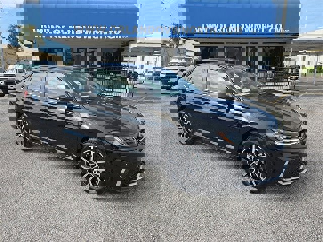 New 2025 Volkswagen Jetta SE