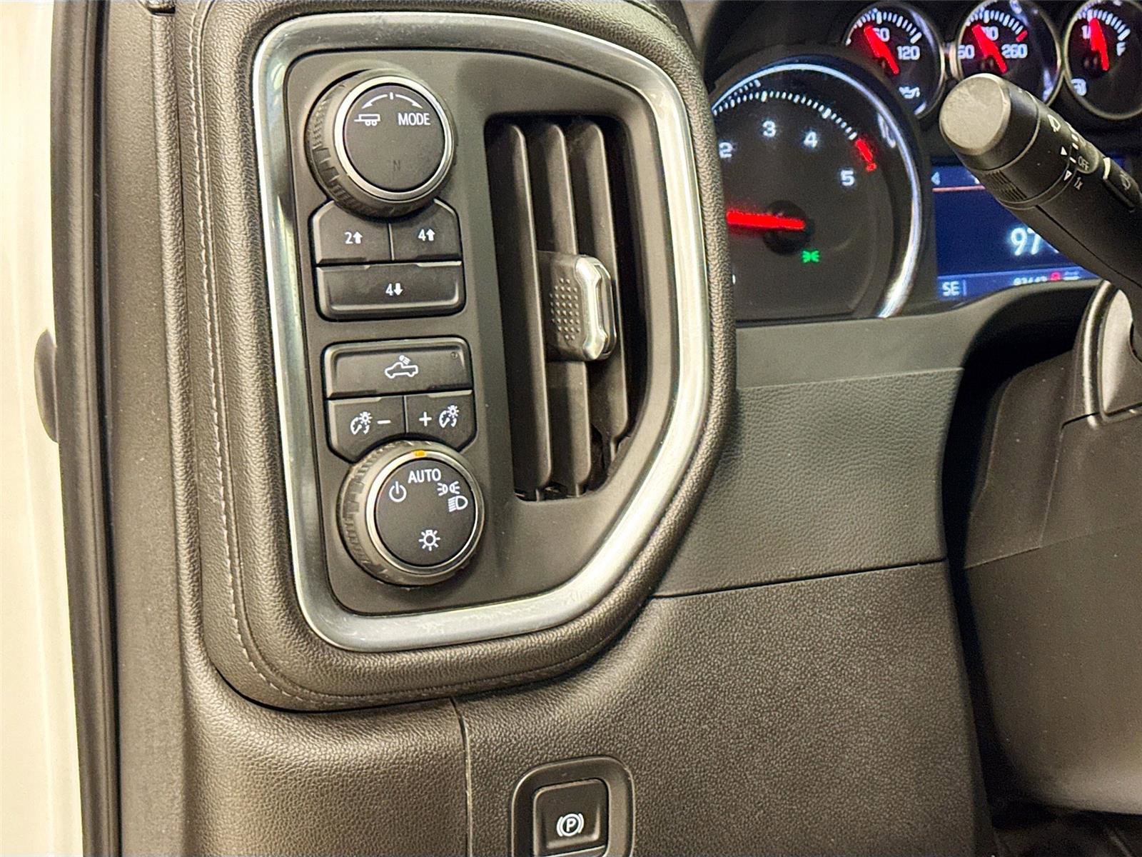 Used 2023 Chevrolet Silverado 2500 LT image 10