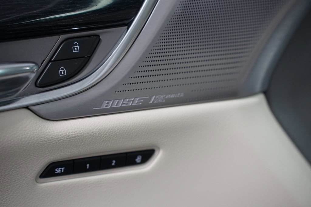 Used 2021 Cadillac XT6 Premium Luxury image 35