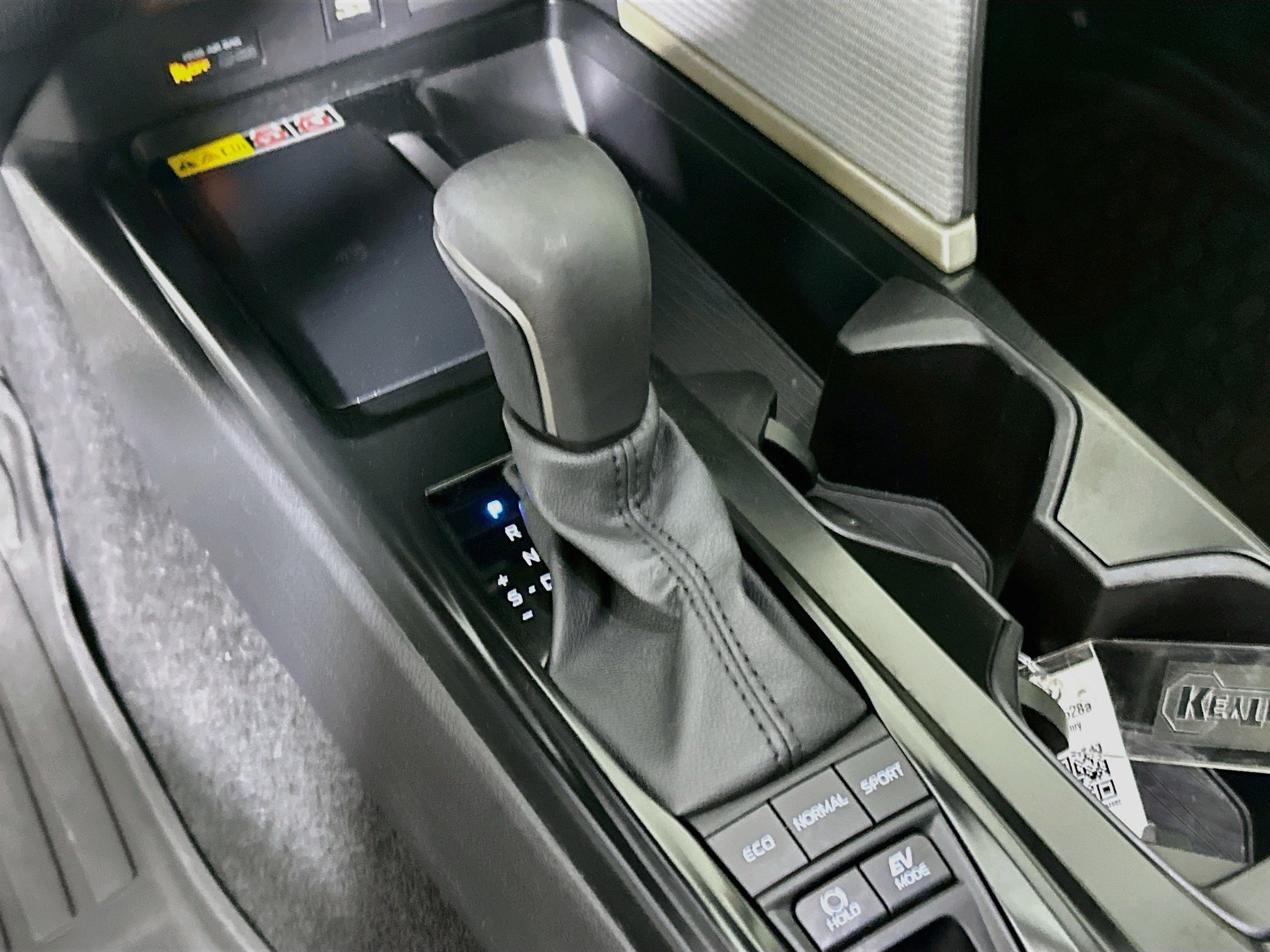 Used 2025 Toyota Camry SE FWD image 21