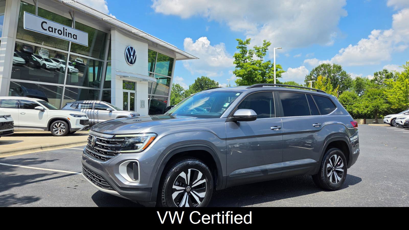 Used 2024 Volkswagen Atlas SE FWD image 1