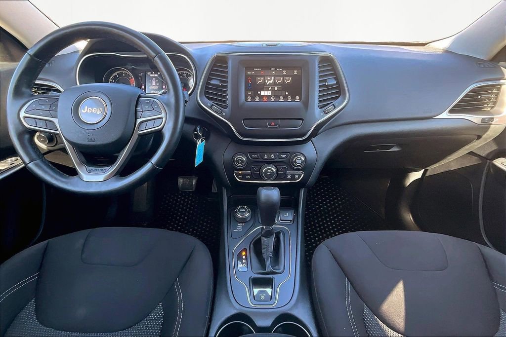 Used 2019 Jeep Cherokee Latitude w/ Cold Weather Group AWD/4WD image 15