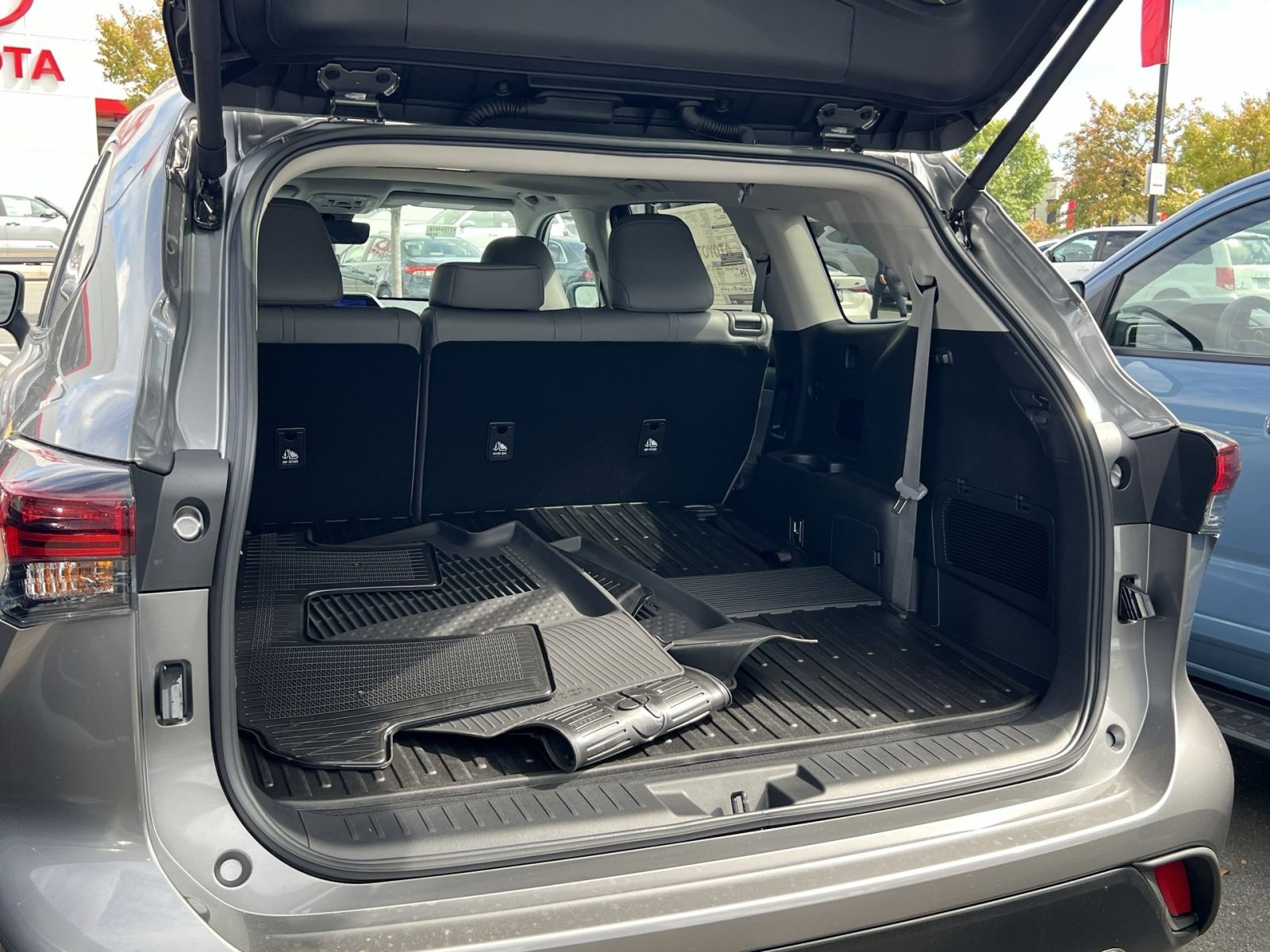 New 2025 Toyota Highlander XLE image 20