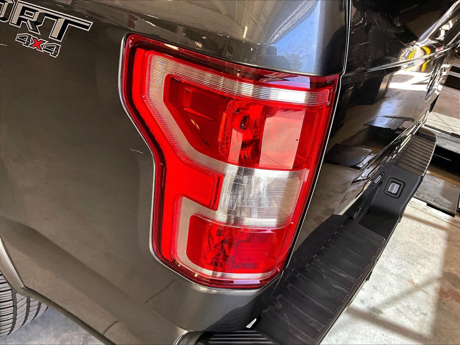 Used 2018 Ford F150 XLT w/ Equipment Group 302A Luxury AWD/4WD image 35