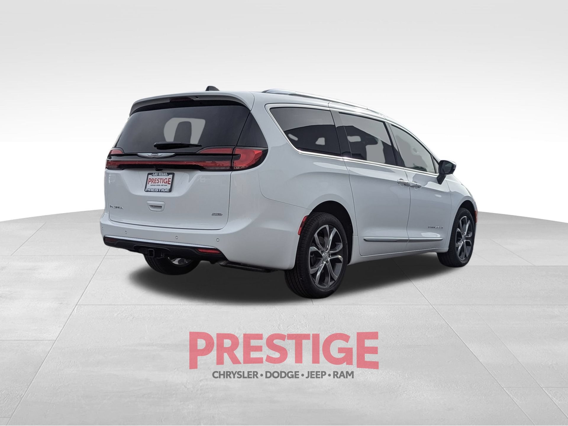 New 2026 Chrysler Pacifica Pinnacle w/ Trailer Tow Group AWD/4WD image 4