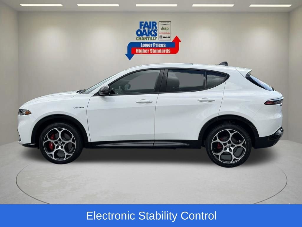 Used 2025 Alfa Romeo Tonale Veloce w/ Premium Package image 11