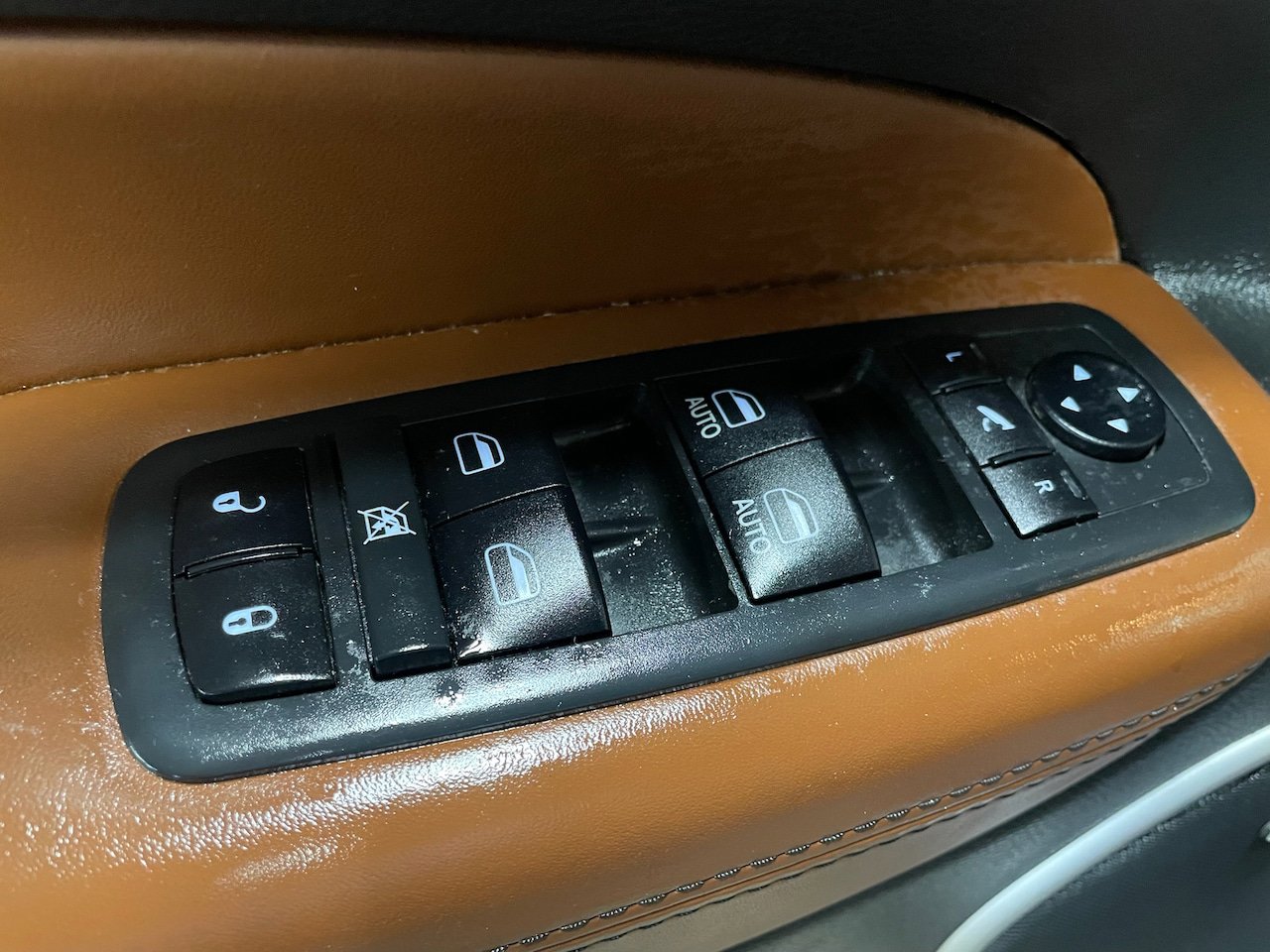 Used 2020 Jeep Grand Cherokee Summit AWD/4WD image 13