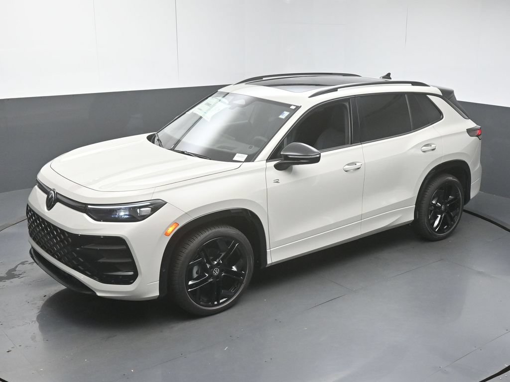 New 2026 Volkswagen Tiguan SE R-Line FWD image 44