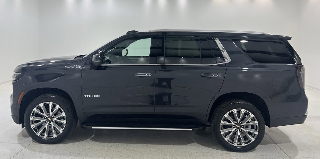 Used 2025 Chevrolet Tahoe High Country image 2
