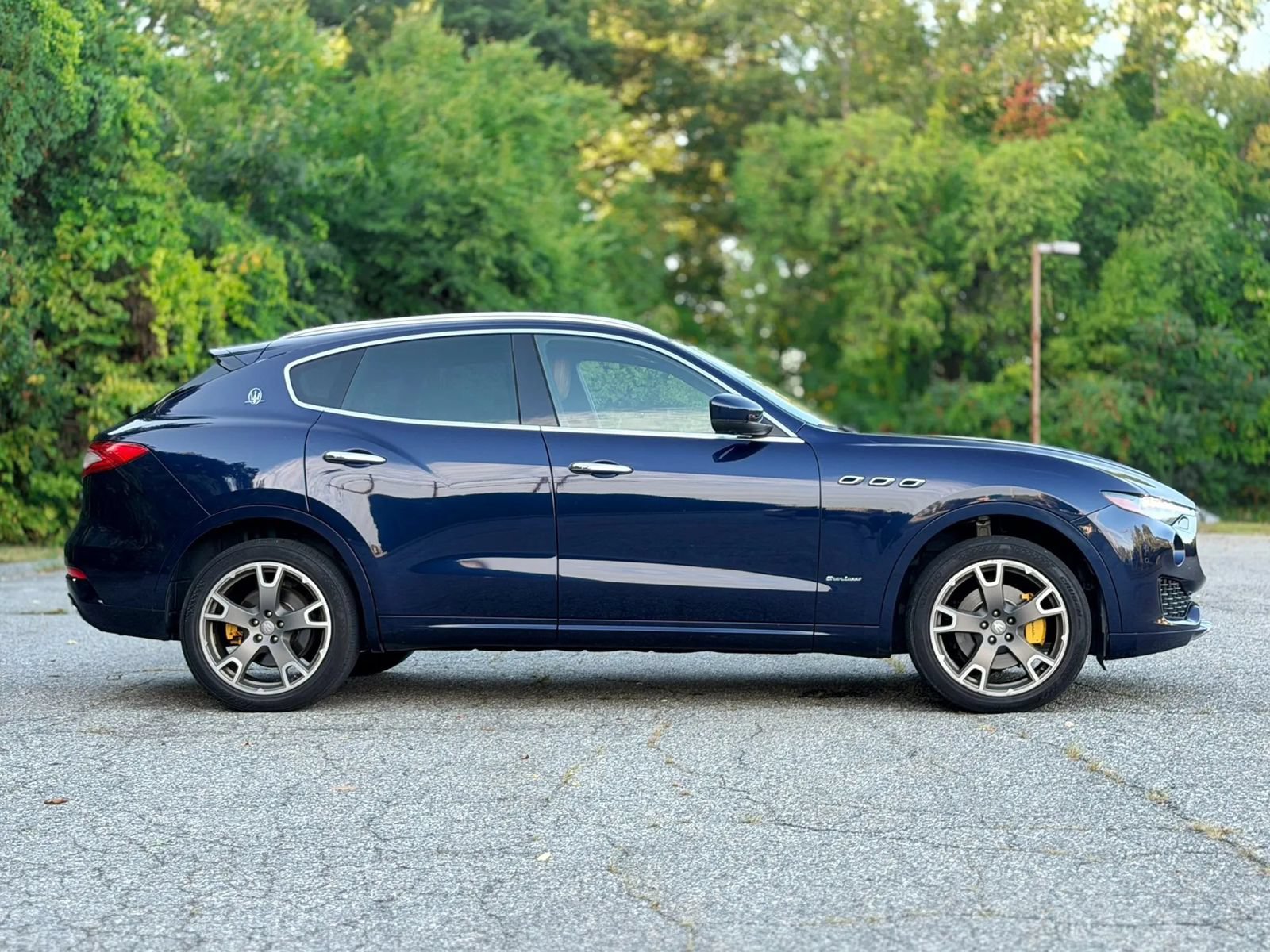 Used 2018 Maserati Levante GranLusso AWD/4WD image 38