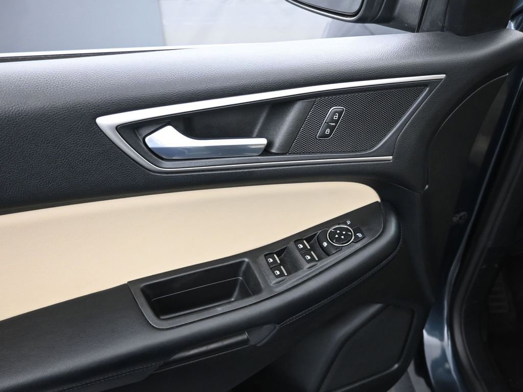 Used 2023 Ford Edge SEL w/ Convenience Package image 11