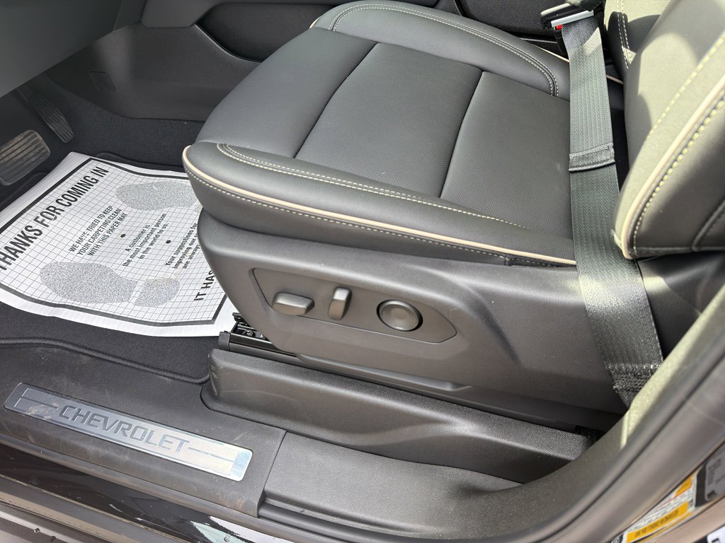 New 2026 Chevrolet Suburban Premier image 18