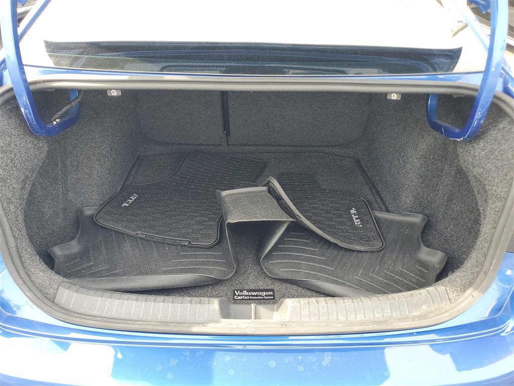 Used 2022 Volkswagen Jetta SE image 8