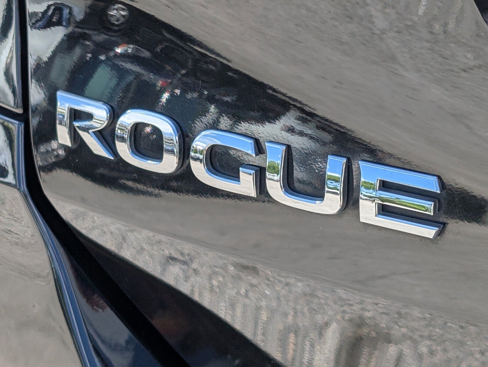 Used 2020 Nissan Rogue SV FWD image 18