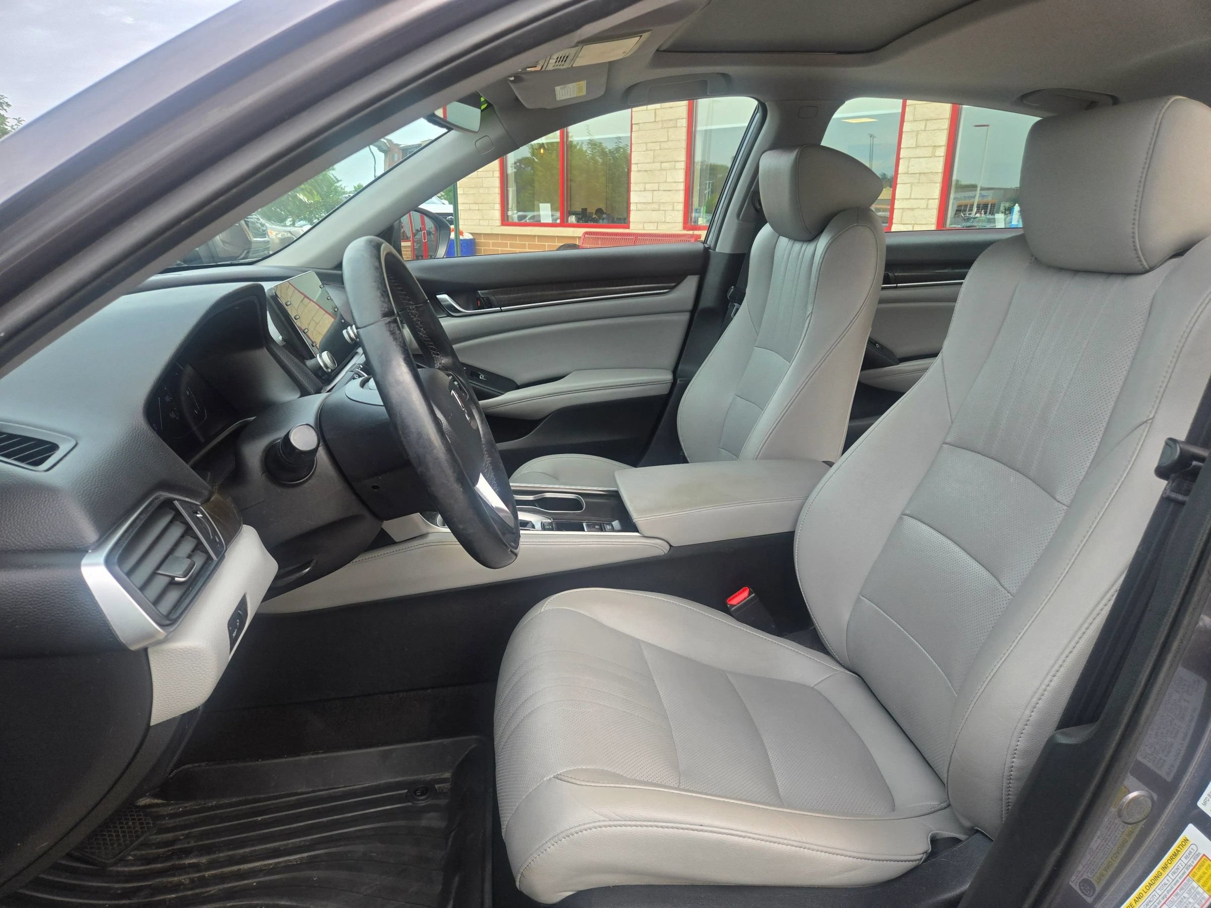 Used 2019 Honda Accord EX-L image 10
