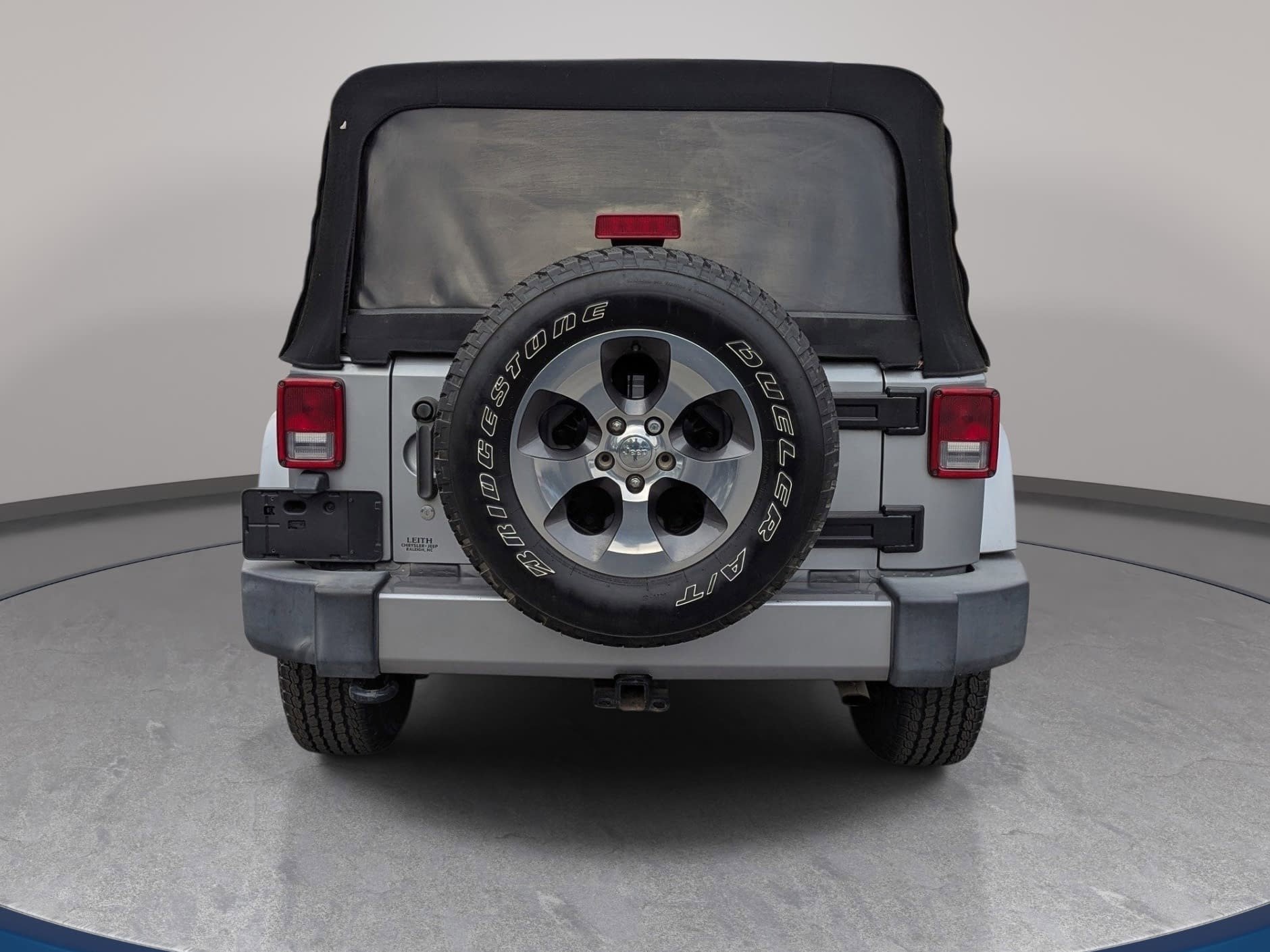 Used 2018 Jeep Wrangler Unlimited Sahara w/ Connectivity Group AWD/4WD image 6