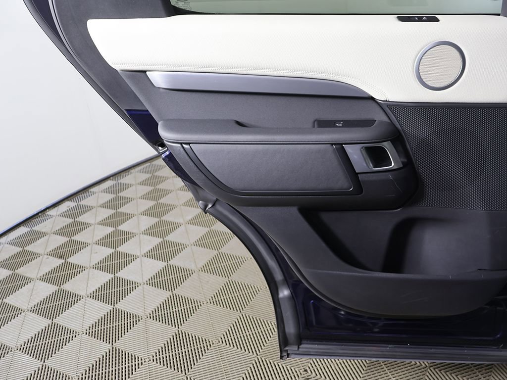 Used 2021 Land Rover Discovery S R-Dynamic image 27