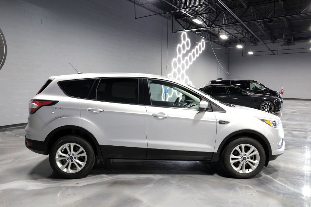 Used 2017 Ford Escape SE AWD/4WD image 8