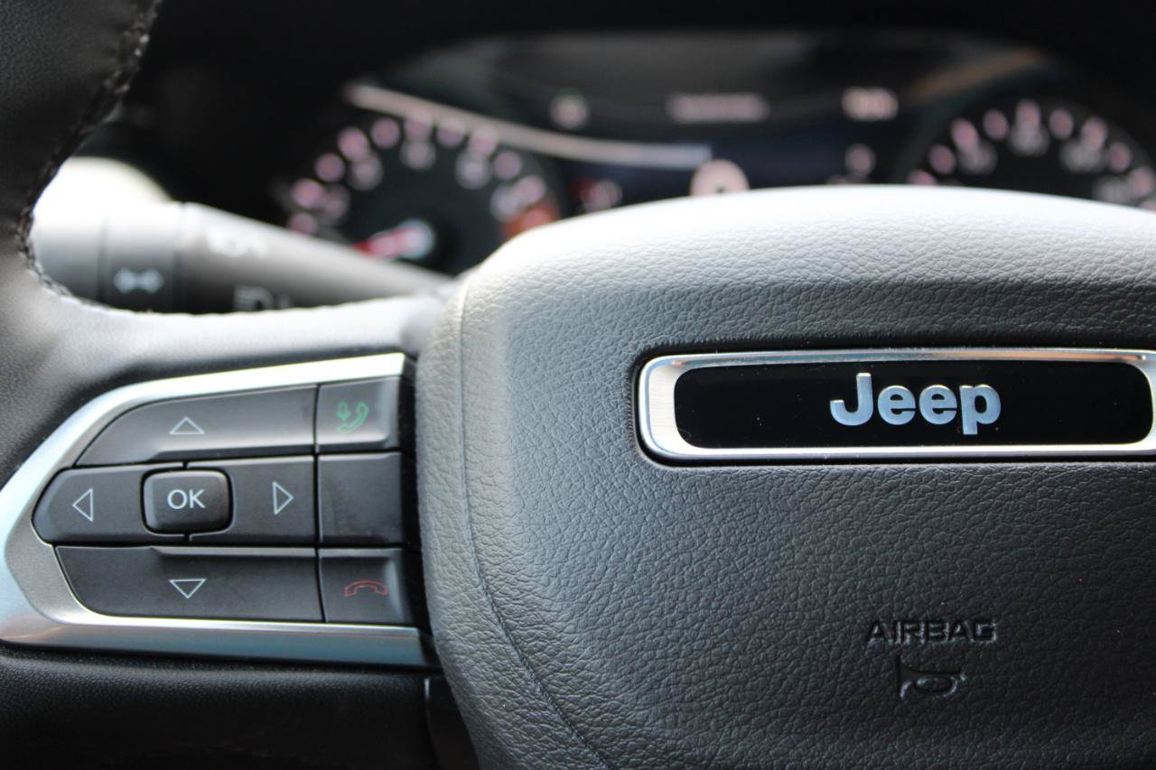 Used 2023 Jeep Compass Limited AWD/4WD image 17