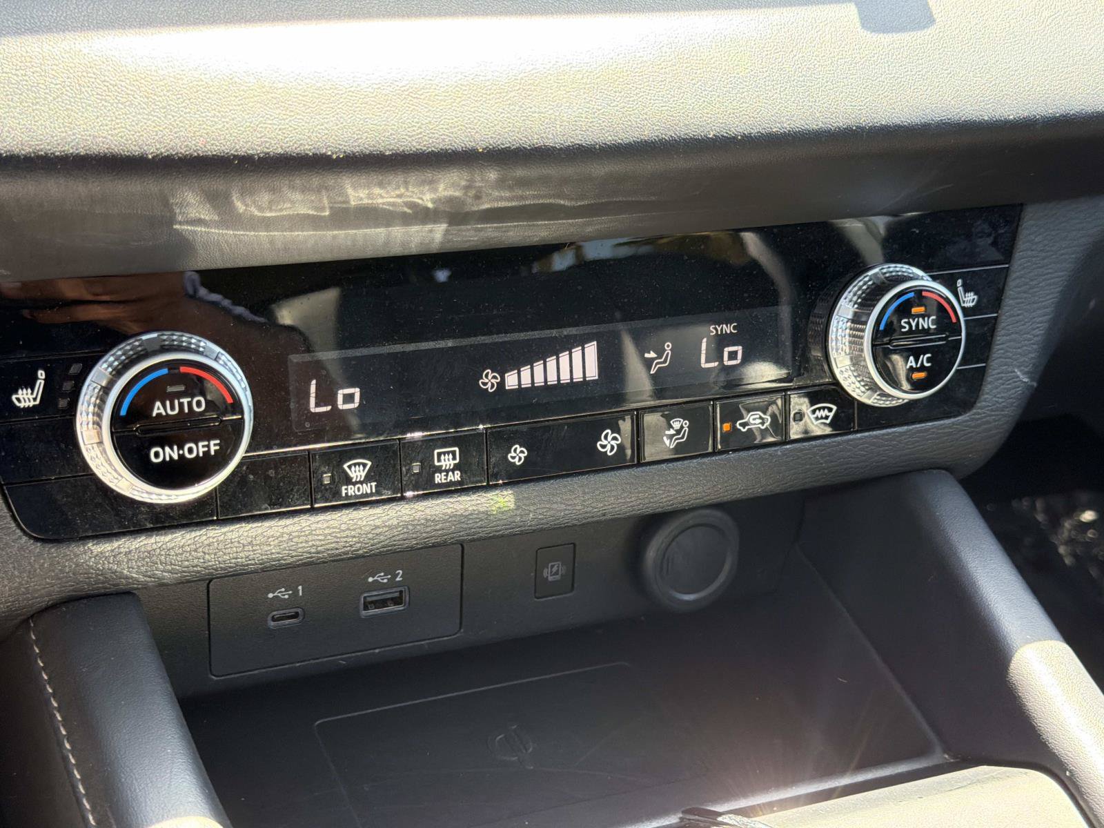 Used 2024 Mitsubishi Outlander 4WD Plug-In Hybrid image 23