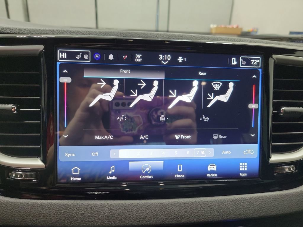 New 2026 Chrysler Voyager LX image 21