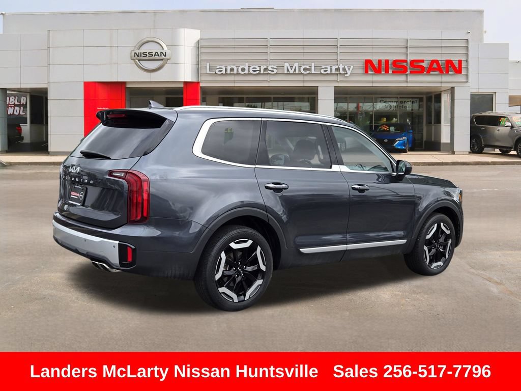 Used 2024 Kia Telluride S FWD image 3