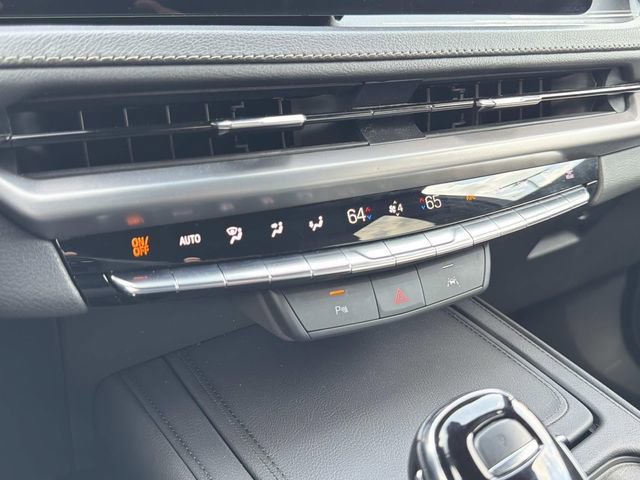 Used 2024 Cadillac XT4 Premium Luxury image 29