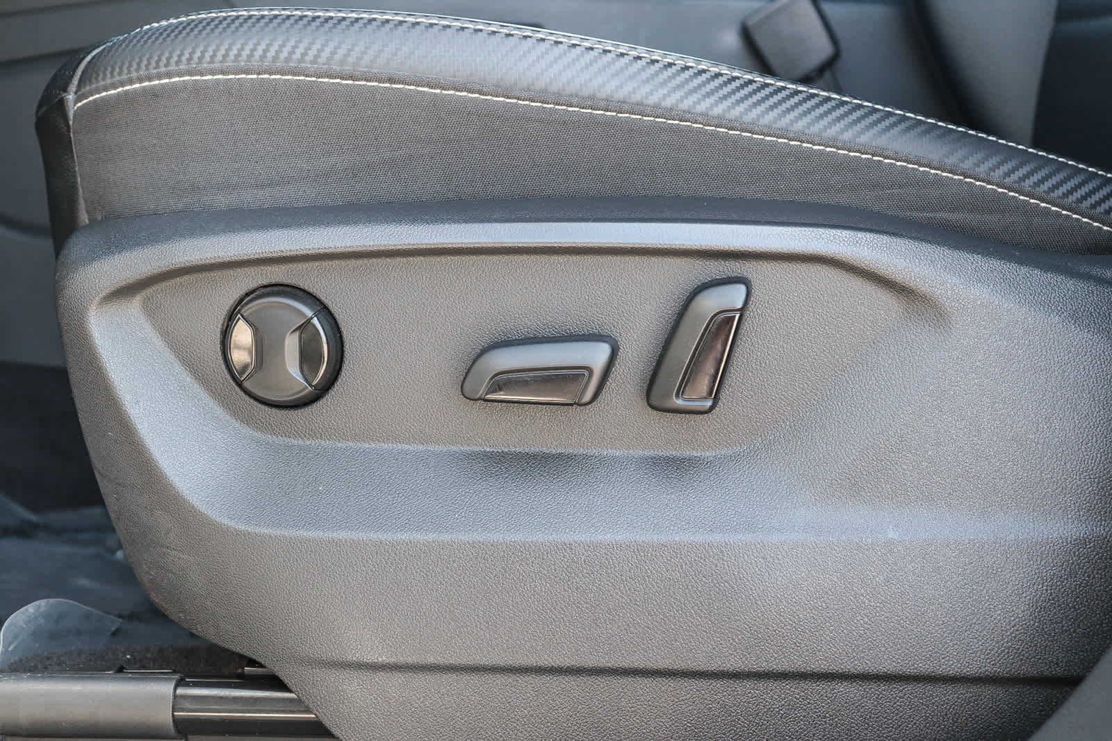 Used 2022 Volkswagen Atlas Cross Sport SE image 20