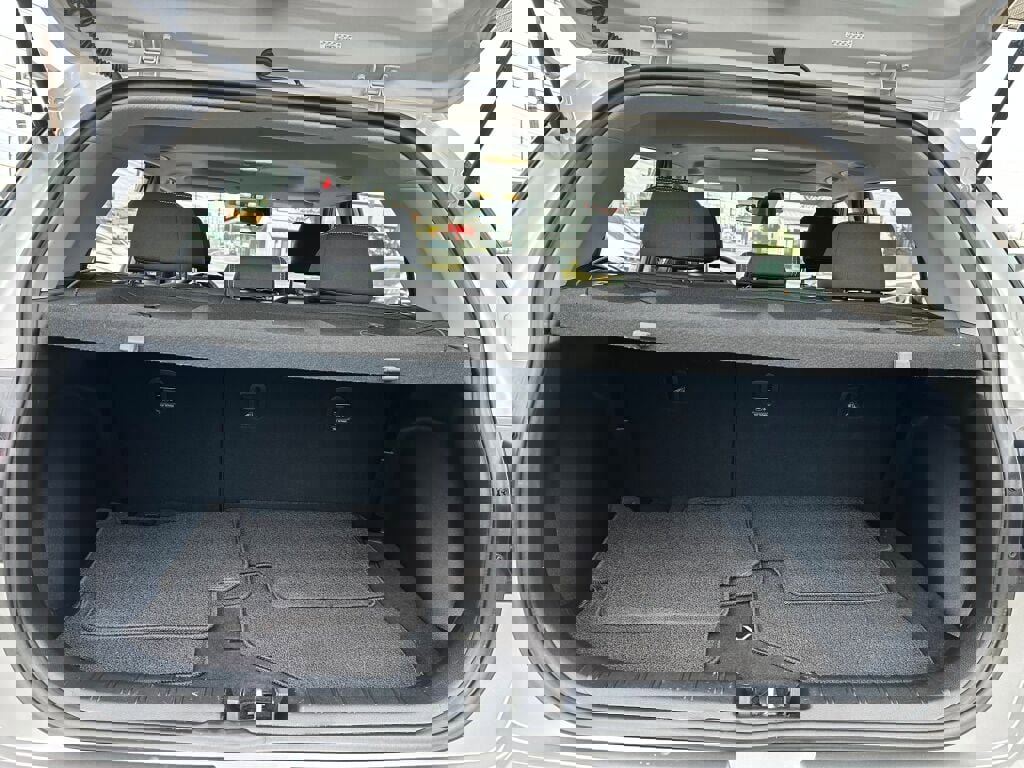 Used 2023 Hyundai Venue SEL w/ Cargo Package image 29