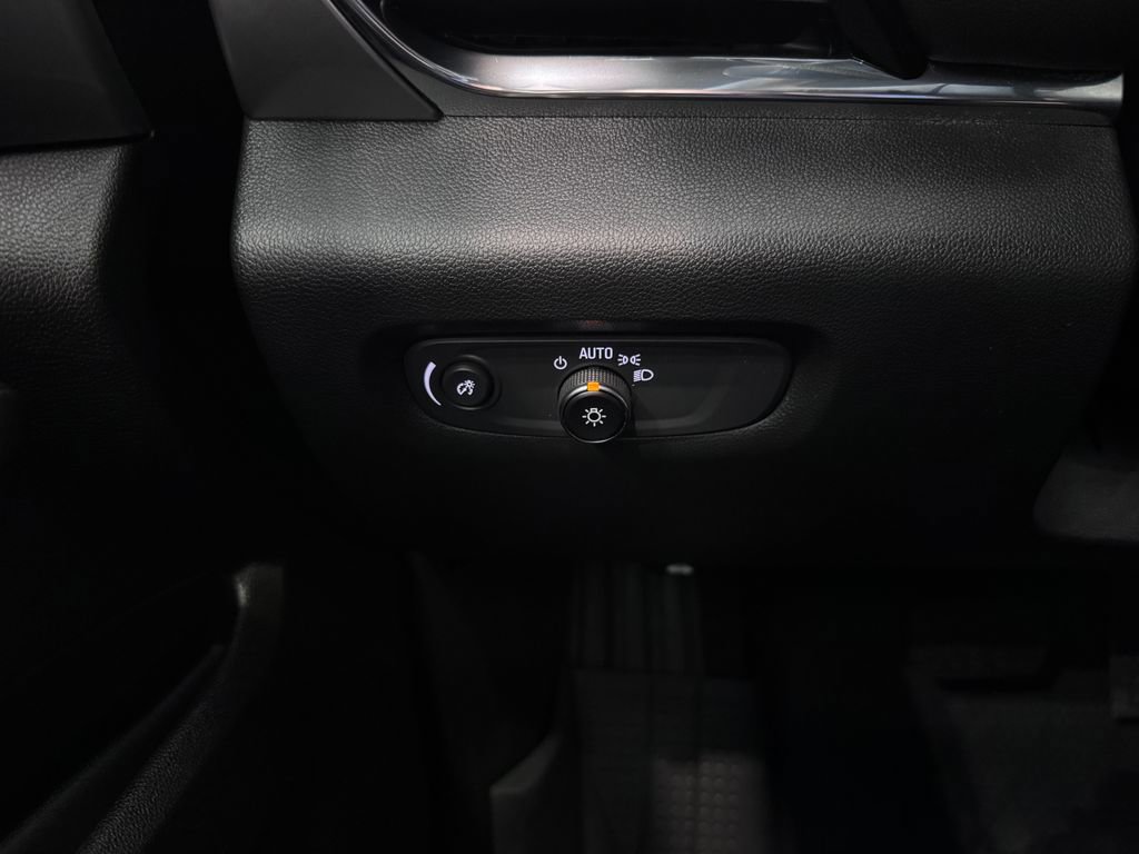 Certified 2023 Chevrolet Traverse LT w/ LPO, Floor Liner Package AWD/4WD image 25