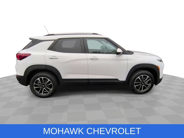Certified 2025 Chevrolet TrailBlazer LT w/ Convenience Package AWD/4WD image 9