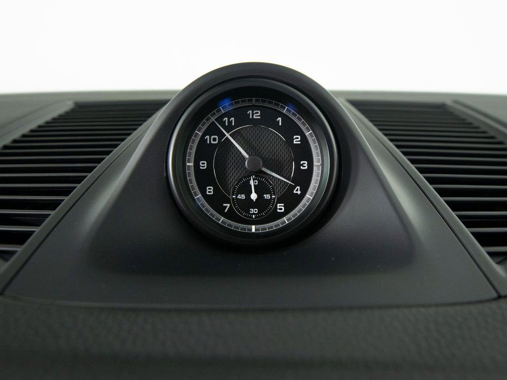 Certified 2025 Porsche Macan image 24