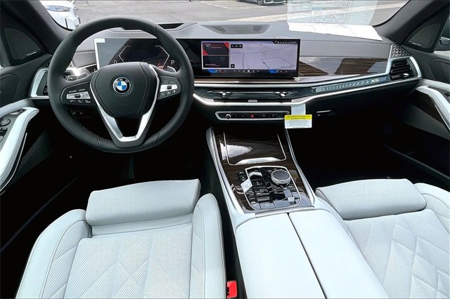 New 2026 BMW X5 xDrive50e w/ Premium Package image 5