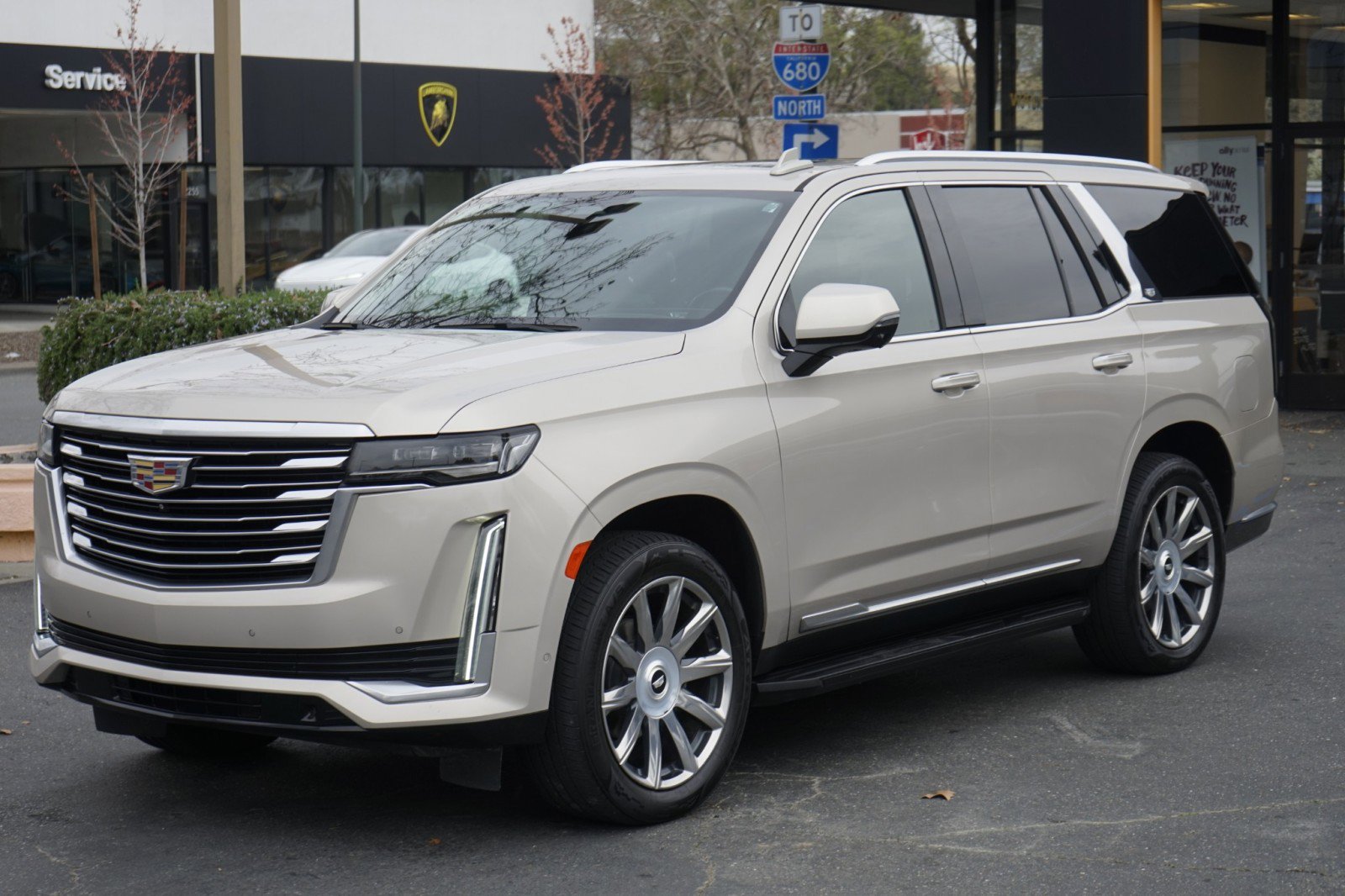 Used 2021 Cadillac Escalade Premium Luxury Platinum image 2