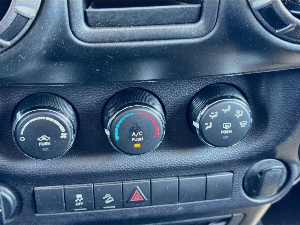 Used 2018 Jeep Wrangler Unlimited Sport w/ Connectivity Group AWD/4WD image 16