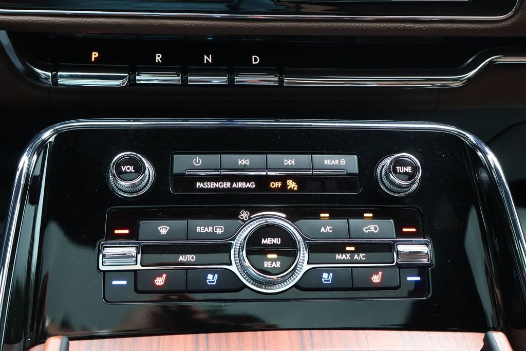 Used 2024 Lincoln Navigator Reserve AWD/4WD image 16