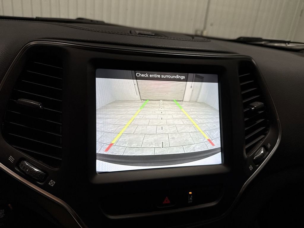 Used 2022 Jeep Cherokee Latitude Lux AWD/4WD image 15