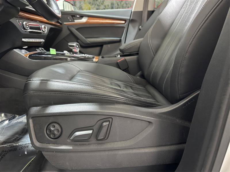 Used 2022 Audi Q5 2.0T Premium w/ Convenience Package image 17