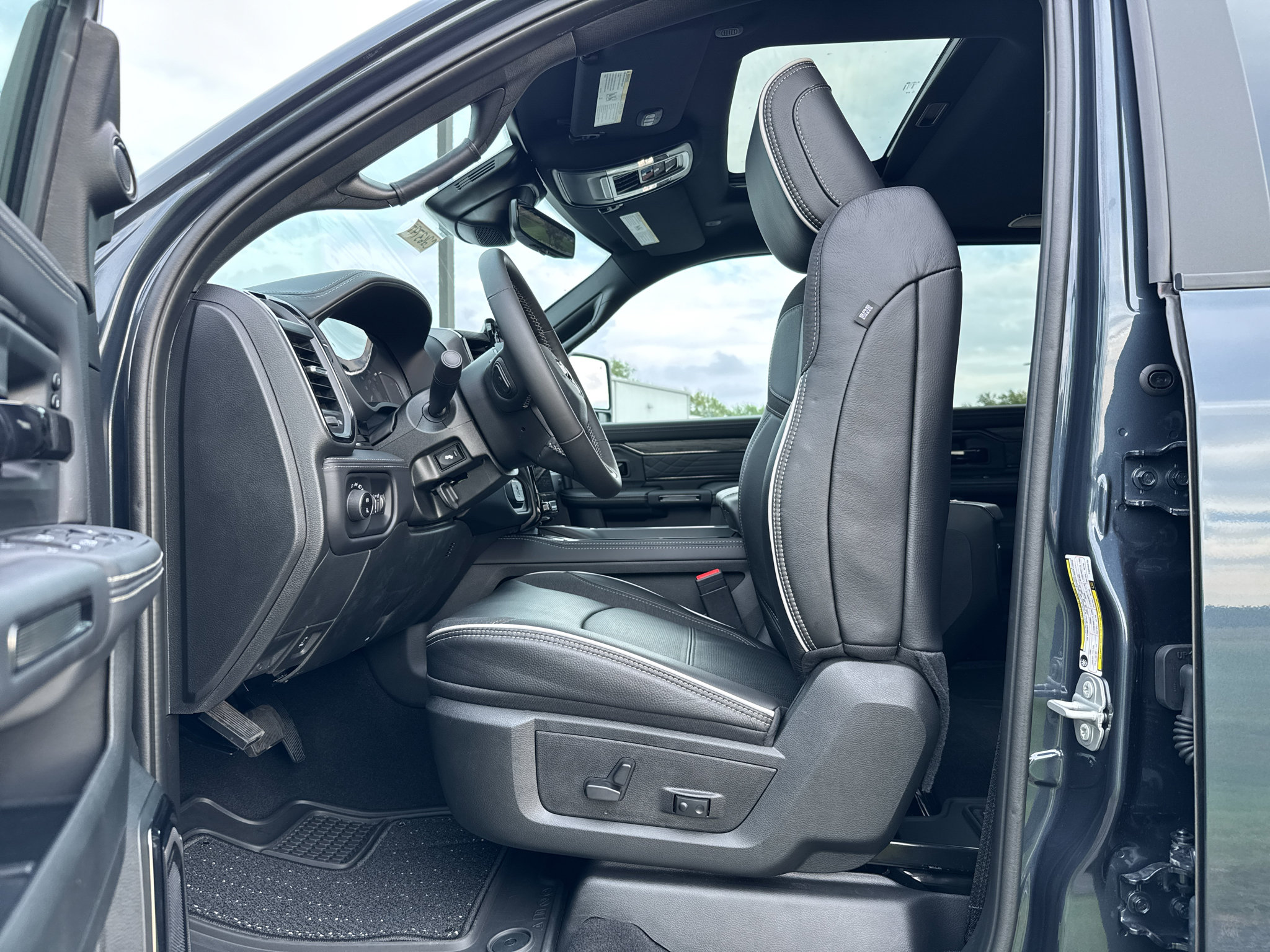 New 2026 RAM 3500 Limited AWD/4WD image 5