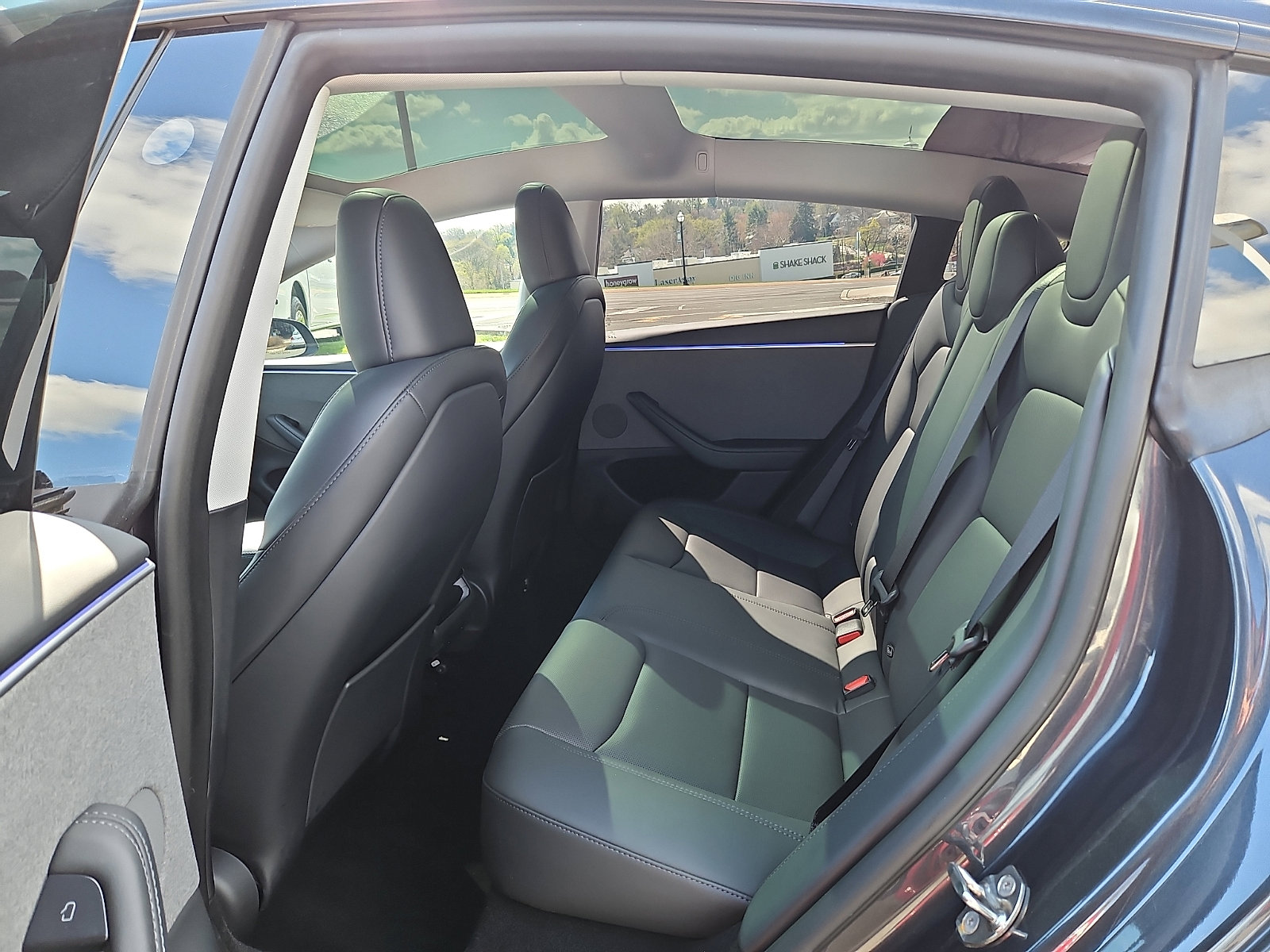 Used 2024 Tesla Model 3 Standard Range image 10