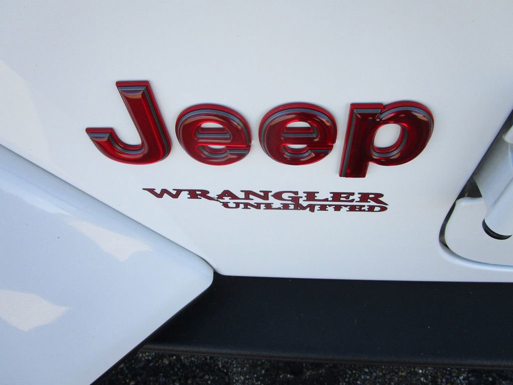 Used 2022 Jeep Wrangler Unlimited Rubicon w/ LED Lighting Group image 17